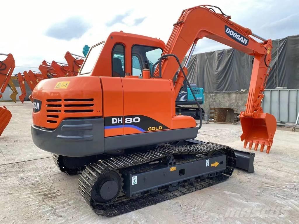 Doosan DH80 Väikeekskavaatorid 7t-12t