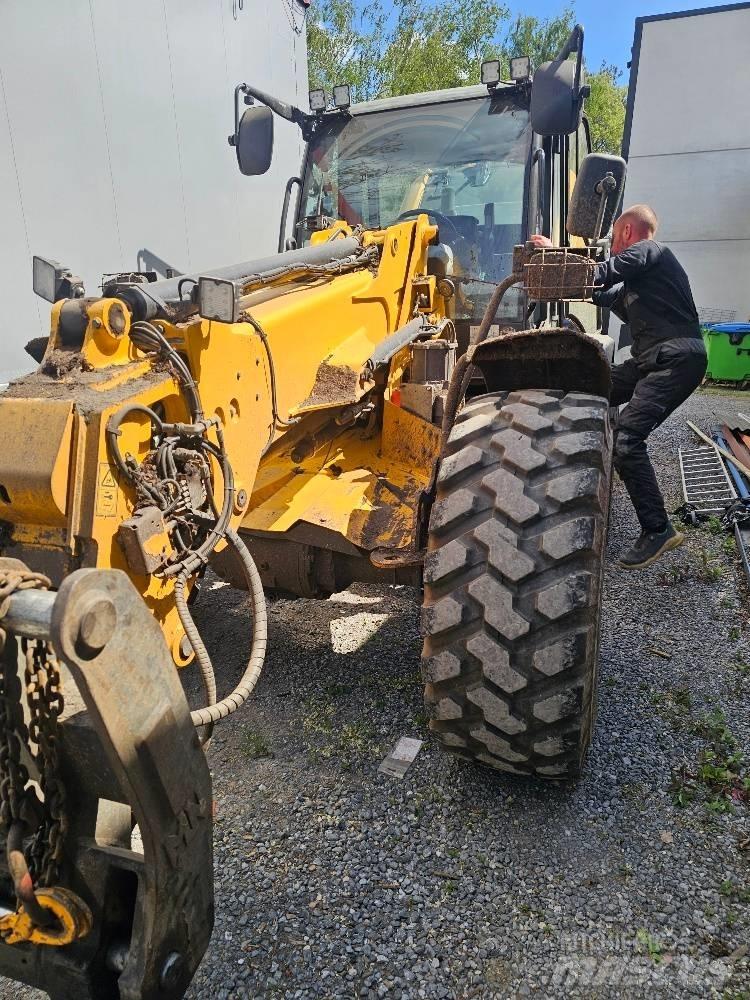 JCB TM 320 S Põllumajanduslikud teleskoopkäitlejad