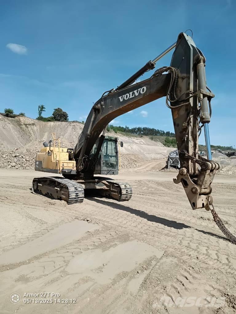 Volvo EC 300 D N L Roomikekskavaatorid