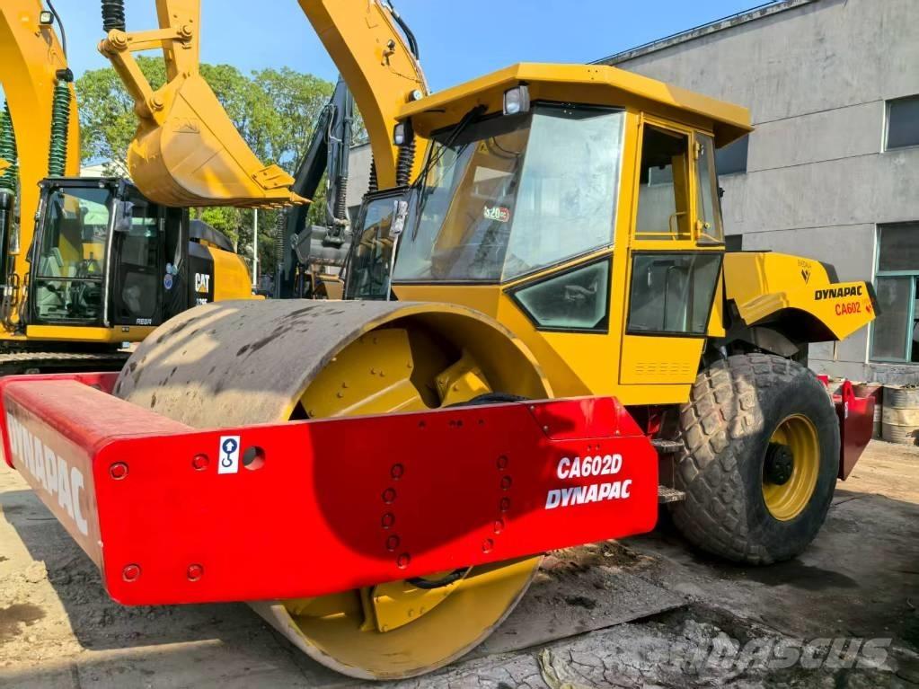Dynapac CA 602 D Ühe trumliga rullid