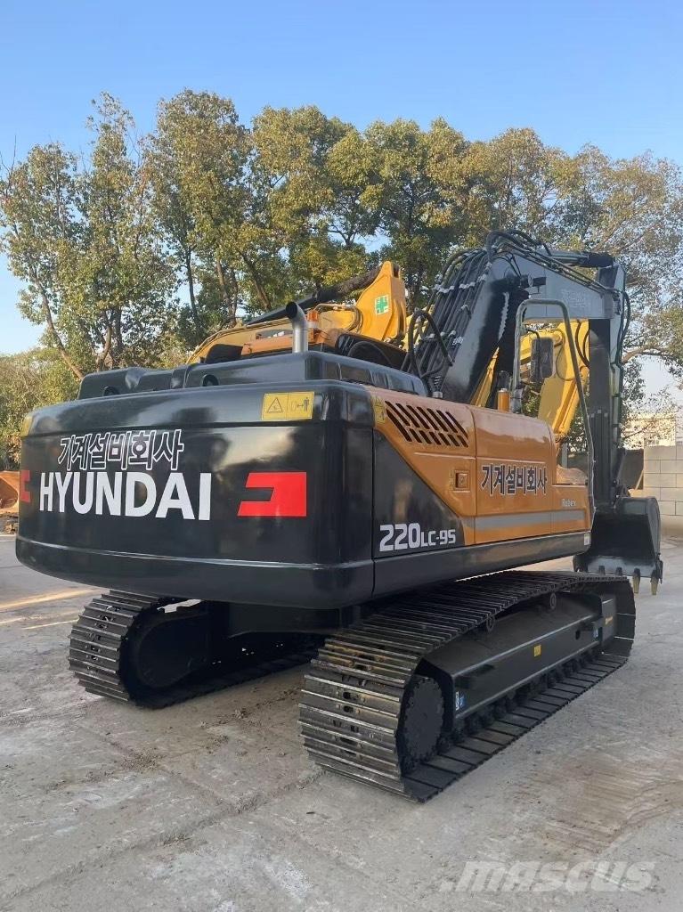 Hyundai 220LC-9S Roomikekskavaatorid