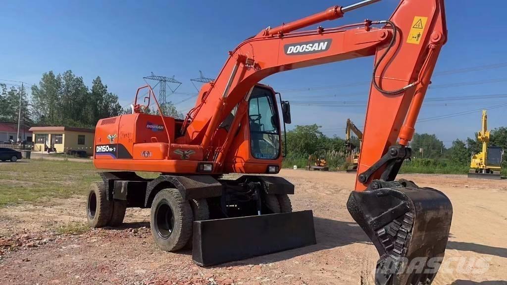 Doosan 150W-7 Ratasekskavaatorid