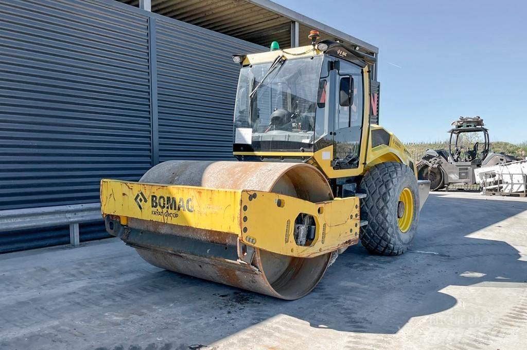 Bomag BW 213 D-5 Ühe trumliga rullid