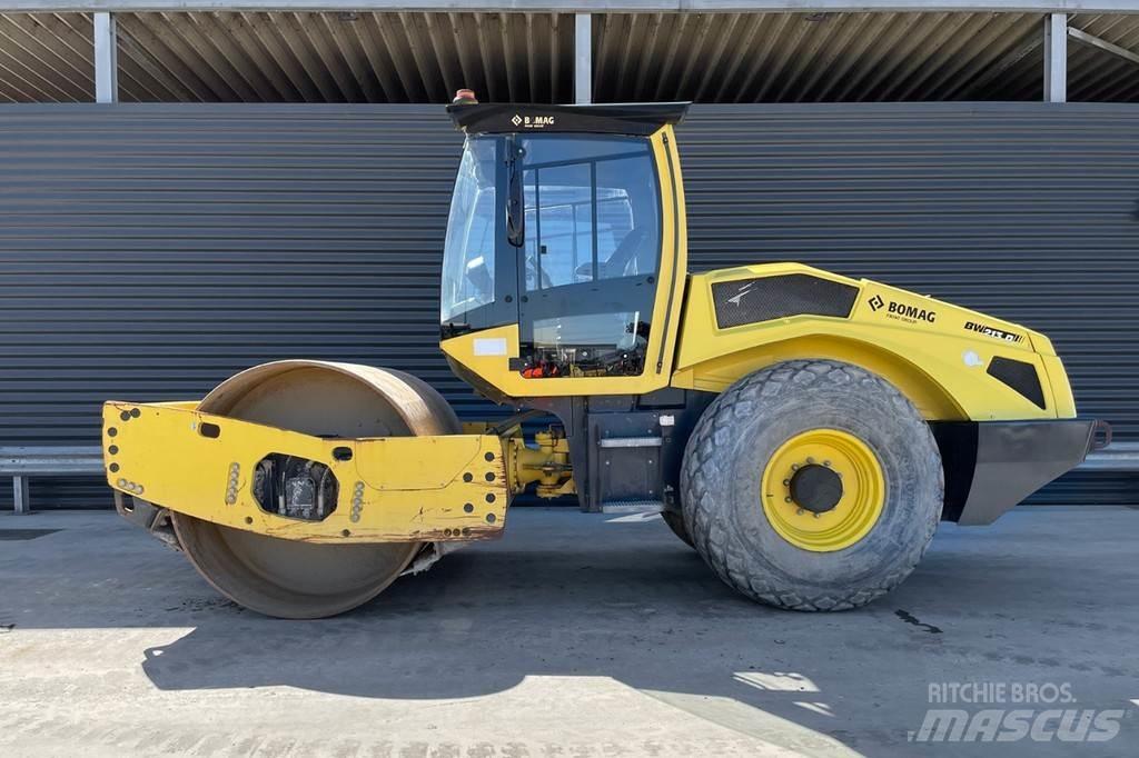 Bomag BW 213 D-5 Ühe trumliga rullid