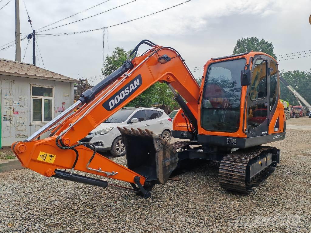 Doosan DX75-9C Väikeekskavaatorid 7t-12t