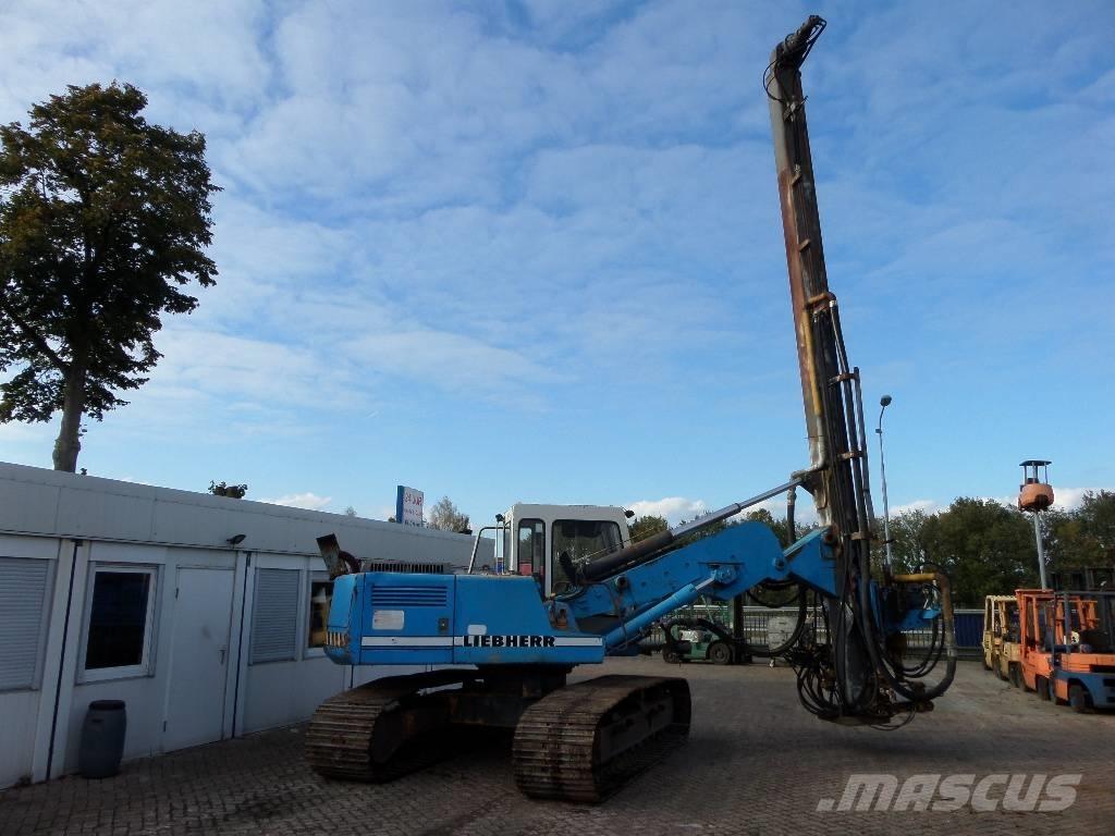 Liebherr R 902 Puurmasinad