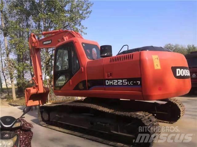 Doosan DH 225 LC-7 Roomikekskavaatorid