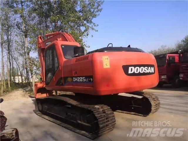Doosan DH 225 LC-7 Roomikekskavaatorid