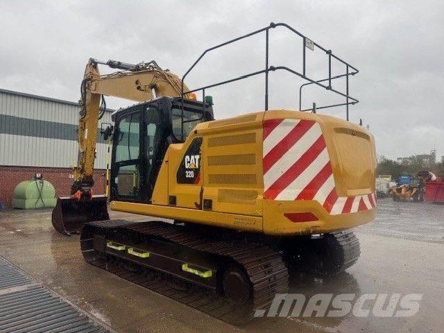 CAT 320 Roomikekskavaatorid