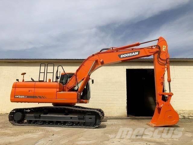 Doosan dx225 Roomikekskavaatorid