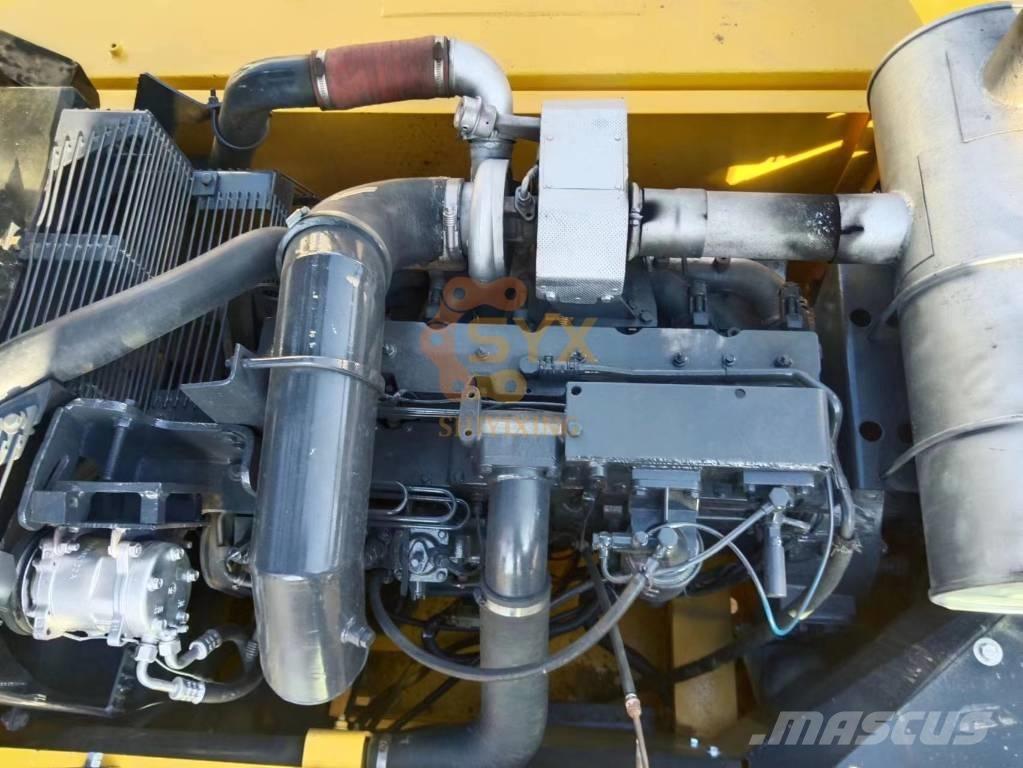 Komatsu PC 300-7 Roomikekskavaatorid