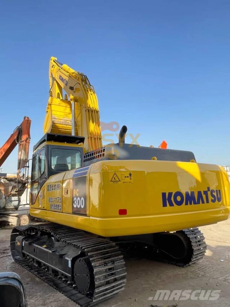 Komatsu PC 300-7 Roomikekskavaatorid