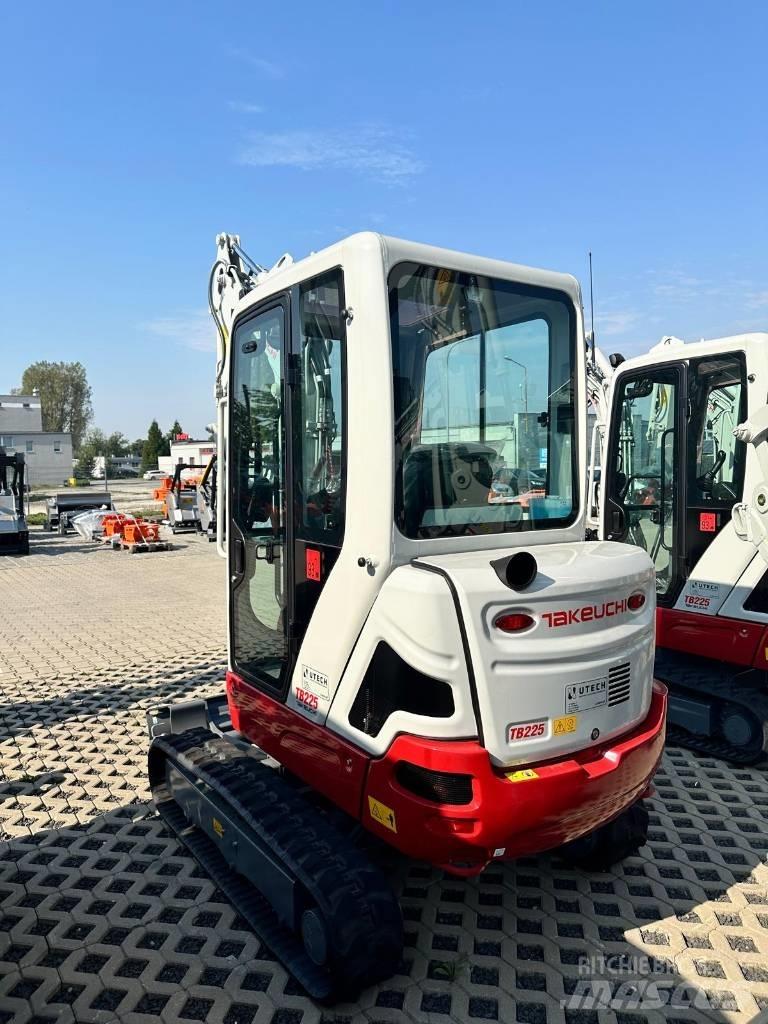Takeuchi TB 225 V0 Miniekskavaatorid < 7 t