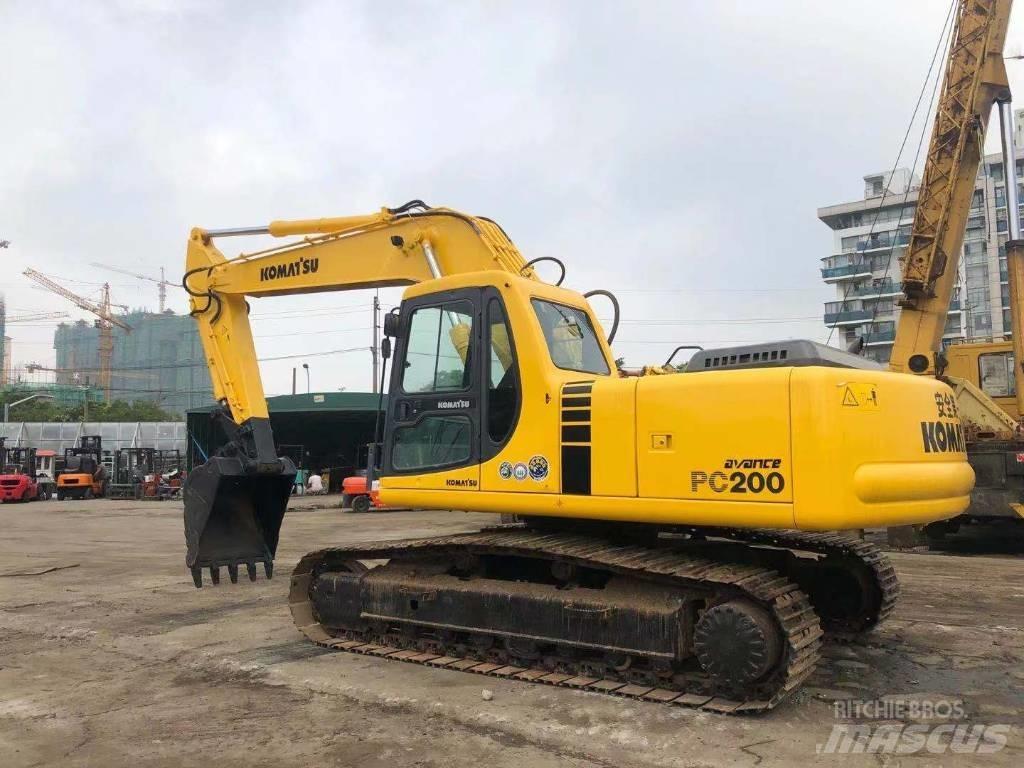 Komatsu PC 200-6 Roomikekskavaatorid