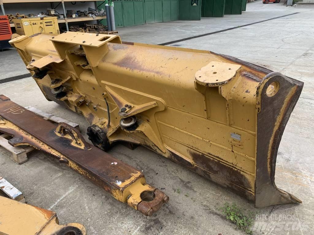 CAT D 6 T XLVP Buldooserid
