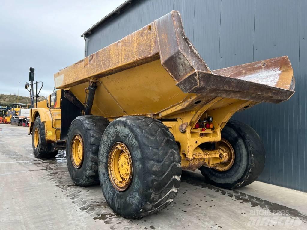 CAT 735B Liigendraamiga pinnaseveokid