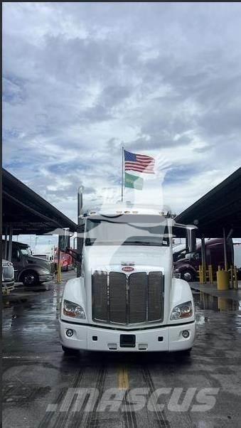 Peterbilt 579 Sadulveokid