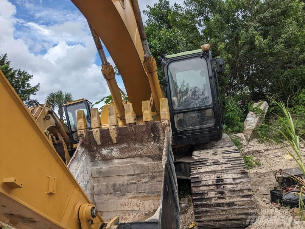 CAT 330 CL Roomikekskavaatorid