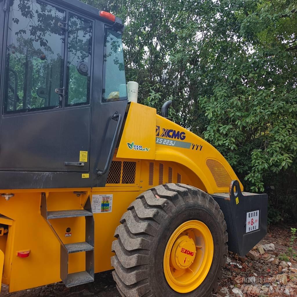 XCMG XS 223 J Ühe trumliga rullid