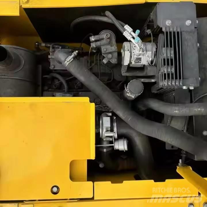 Komatsu PC 130 Roomikekskavaatorid