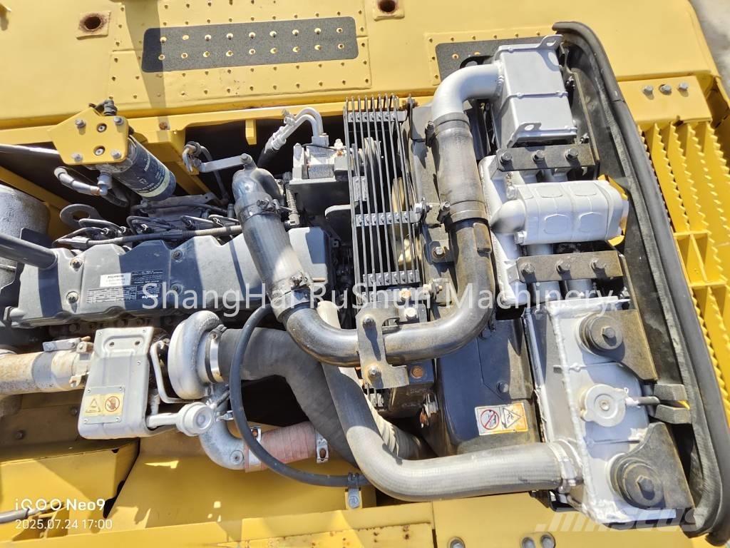 Komatsu 220-8 Roomikekskavaatorid