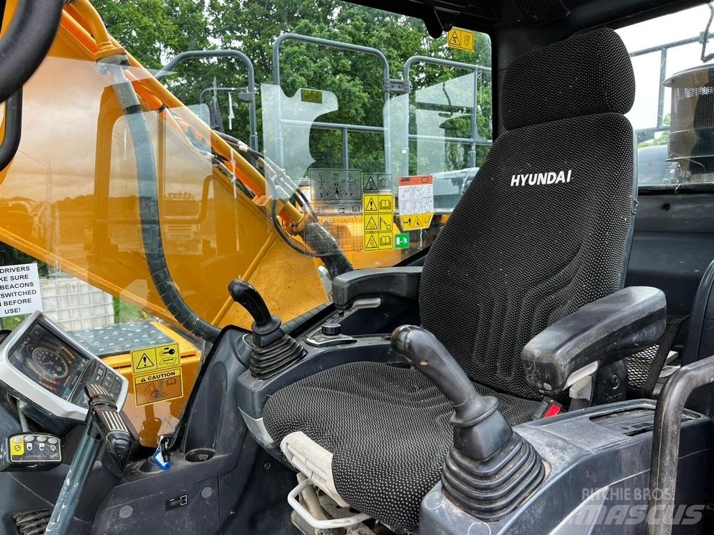 Hyundai HX 220 L Roomikekskavaatorid
