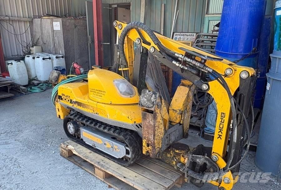 Brokk 100 Lammutusekskavaatorid
