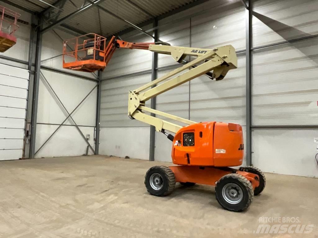 JLG 450 AJ Iseliikuvad poomtõstukid