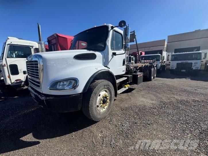 Freightliner M2 Trossüsteemiga vahetuskere veokid