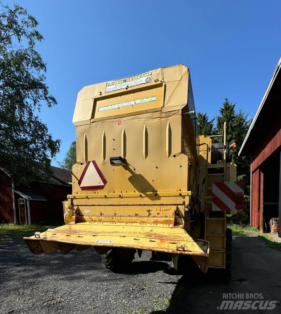 New Holland TX 34 Teraviljakombainid