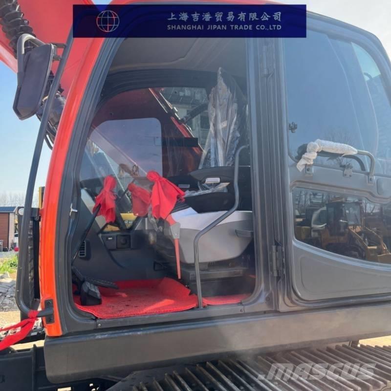 Doosan DX 225 Roomikekskavaatorid
