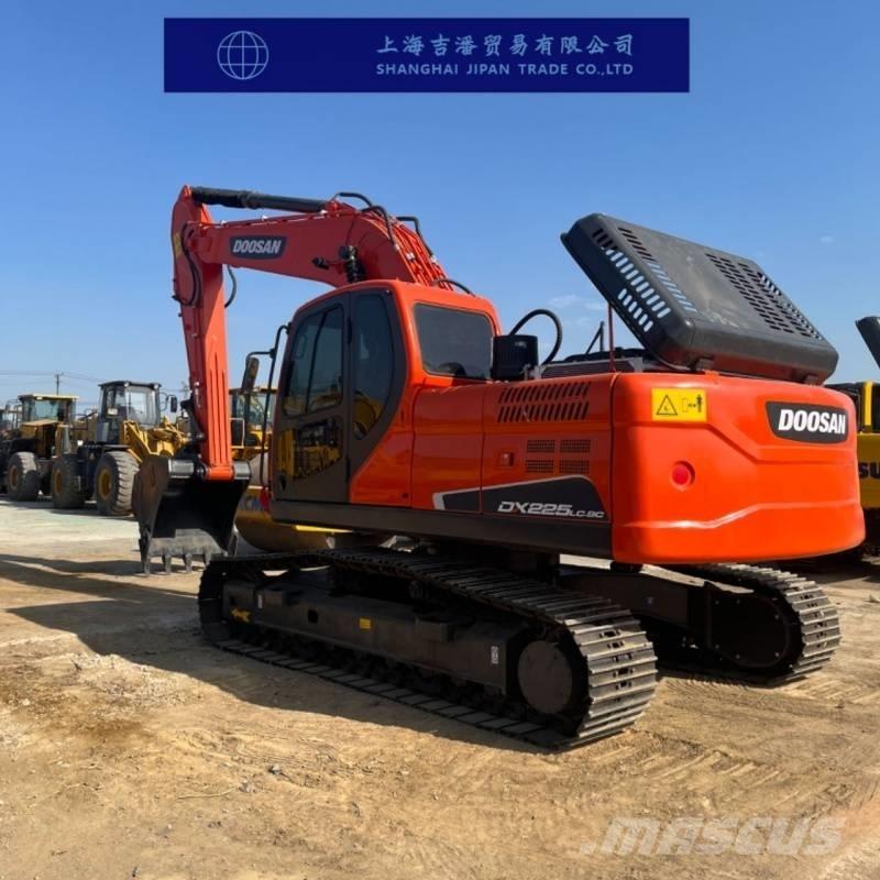Doosan DX 225 Roomikekskavaatorid