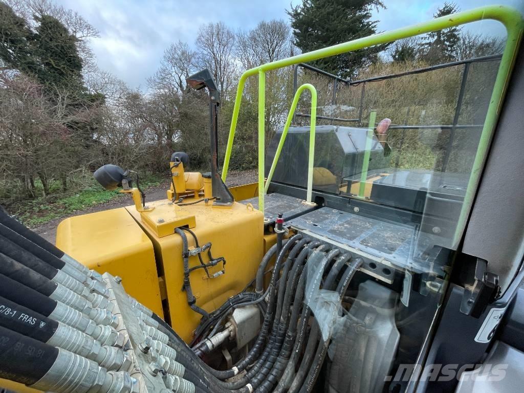 Komatsu PW 180-11 Ratasekskavaatorid