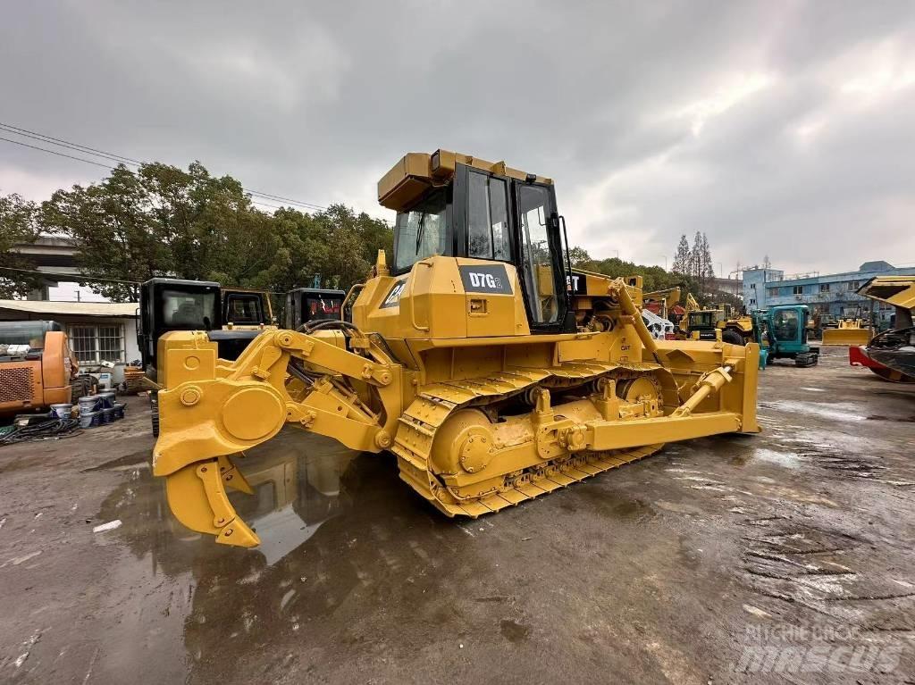CAT D 7 G Buldooserid