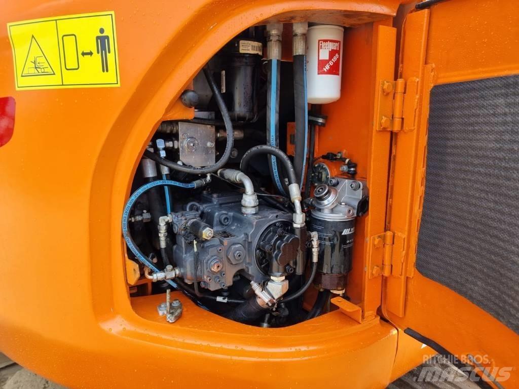 Doosan DX 140 LC-3 Roomikekskavaatorid
