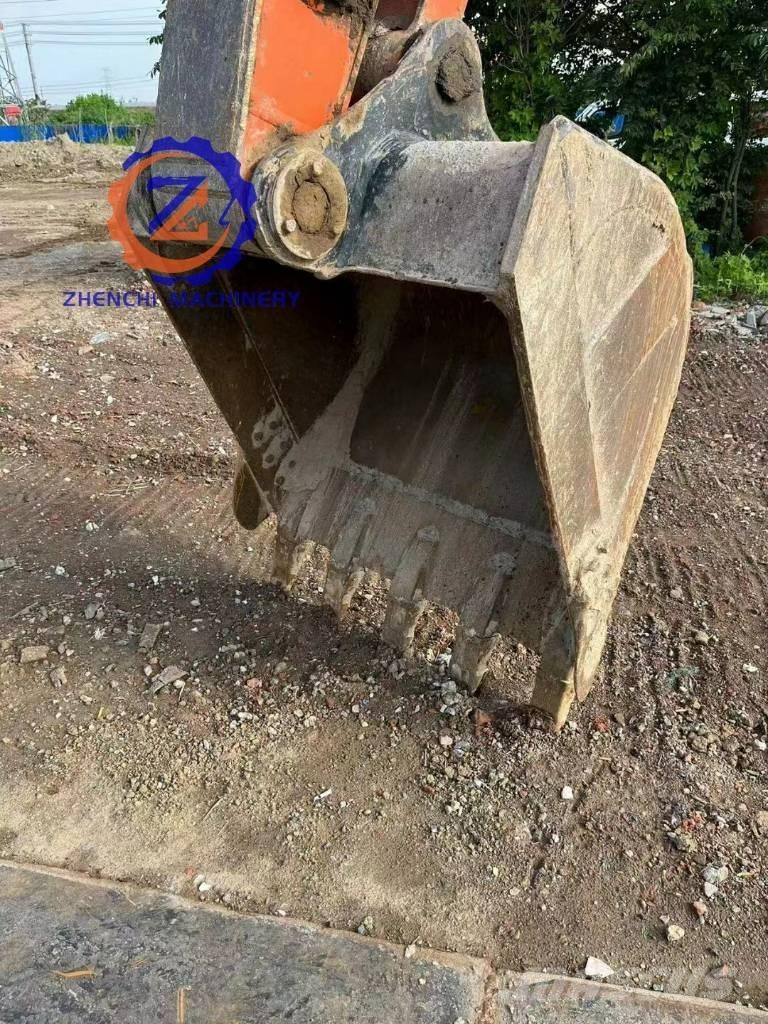 Hitachi ZX 200-5 G Roomikekskavaatorid