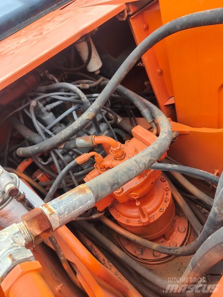 Doosan 220 LC-7 Roomikekskavaatorid