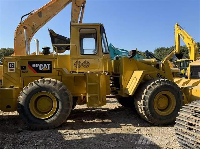 CAT 966 F Rataslaadurid