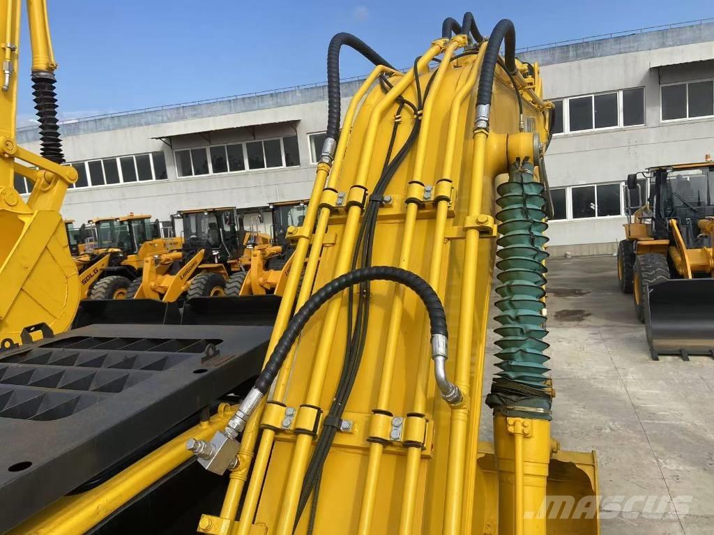 Komatsu PC 220-8 Roomikekskavaatorid