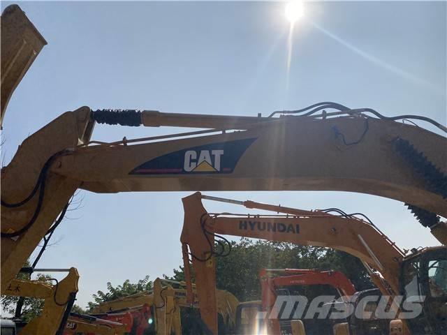 CAT 320 C Roomikekskavaatorid