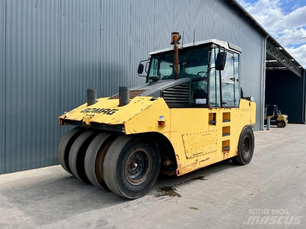 Bomag BW 24 R Pneumorehvidega rullid