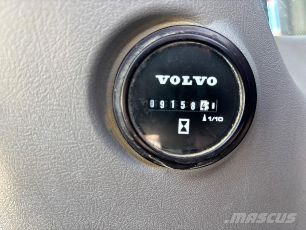 Volvo EC 140 EL Roomikekskavaatorid