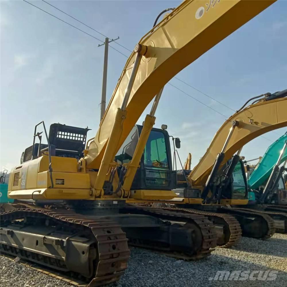 Komatsu PC450-8 Roomikekskavaatorid