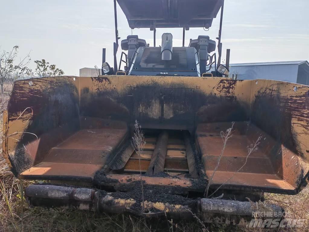 CAT AP655F Asfaldilaoturid