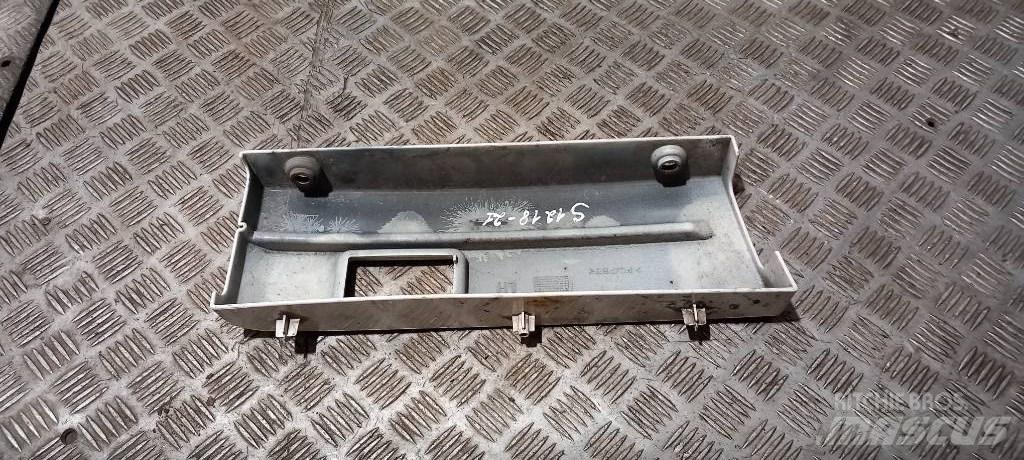 Scania R 440     1779118 Kabiinid