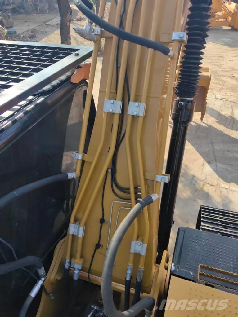 CAT 320 D2L Roomikekskavaatorid