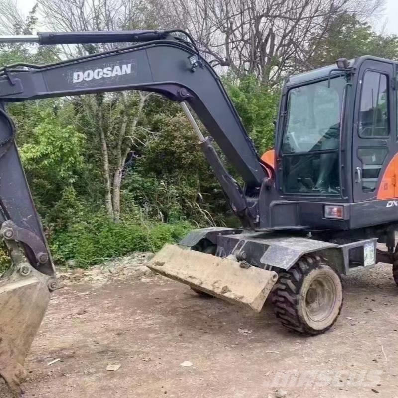 Kubota DX60w Ratasekskavaatorid