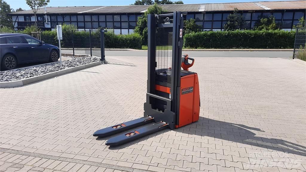 Linde L16 - BR1173 Järelkäidavad virnastajad