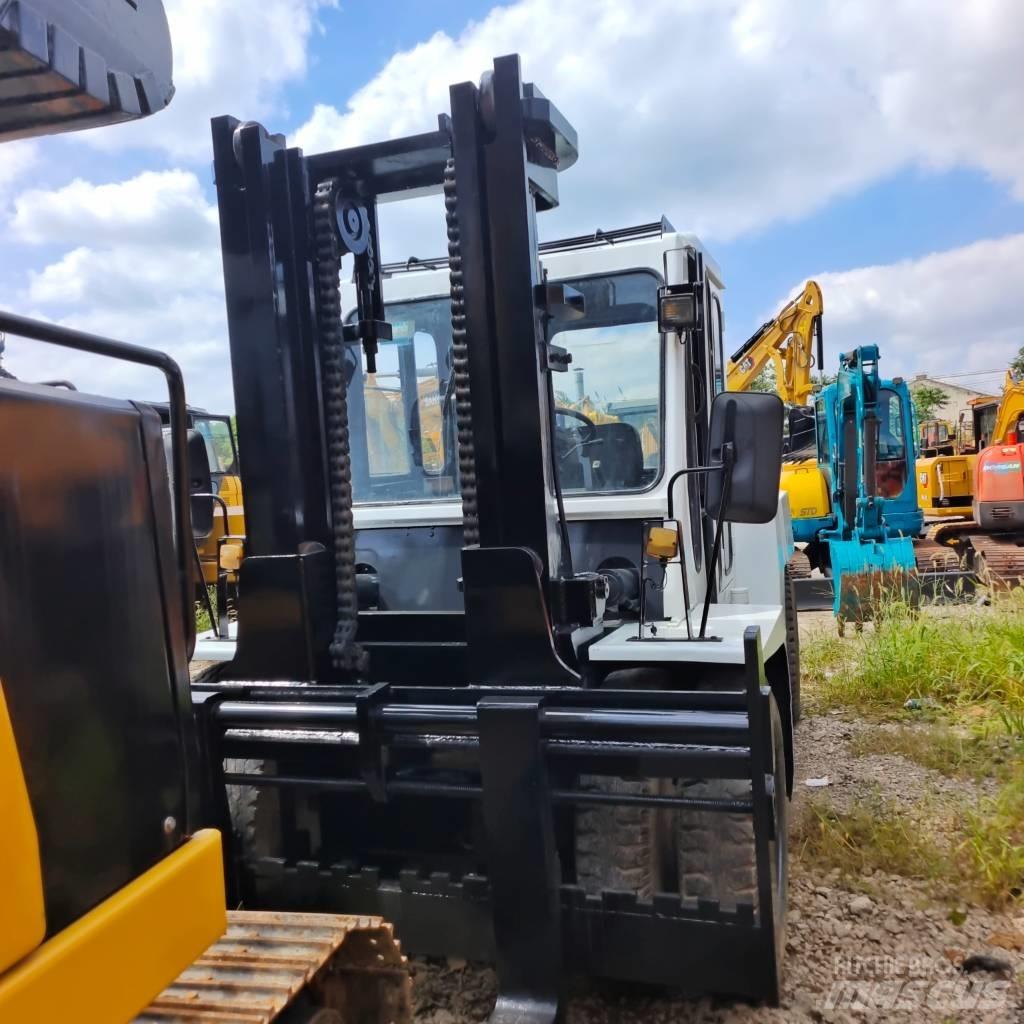 TCM FD100 Diiseltõstukid