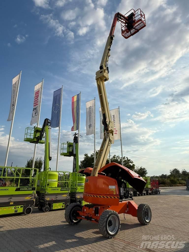JLG EC450AJ Iseliikuvad poomtõstukid